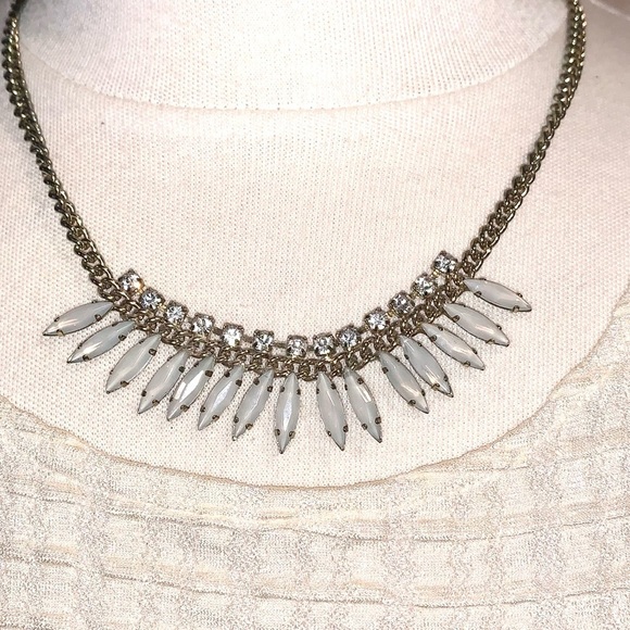 Jewelry - Elegant Gold and Silver Necklace 21” long